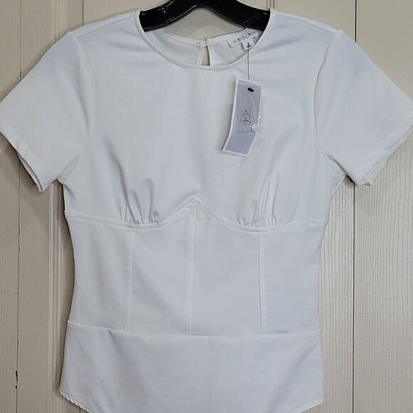 Le Lis White Tee Bodysuit Size Small NWT - Picture 5 of 11